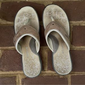 Columbia Flip Flops